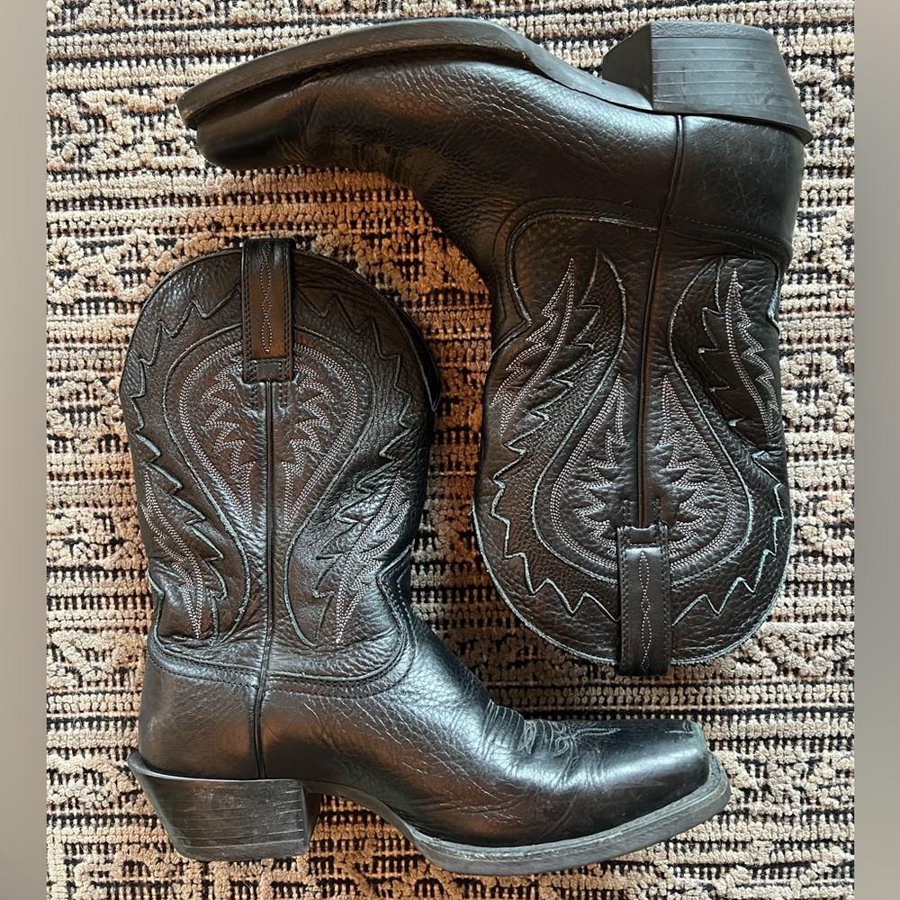 Men’s Ariat Black Legend Phoenix cowboy boot 9
